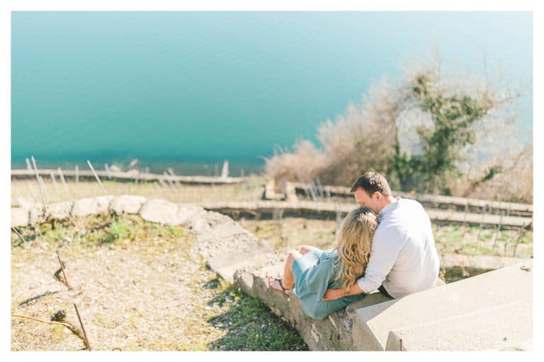 Puis photo de grossesse entre Annecy Genève et Lausanne, plongeant dans le lac avec une vue magnifique